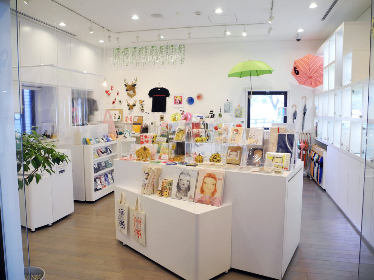 製品展開中です@原美術館ARC | お知らせ | 紙工通信 | 福永紙工